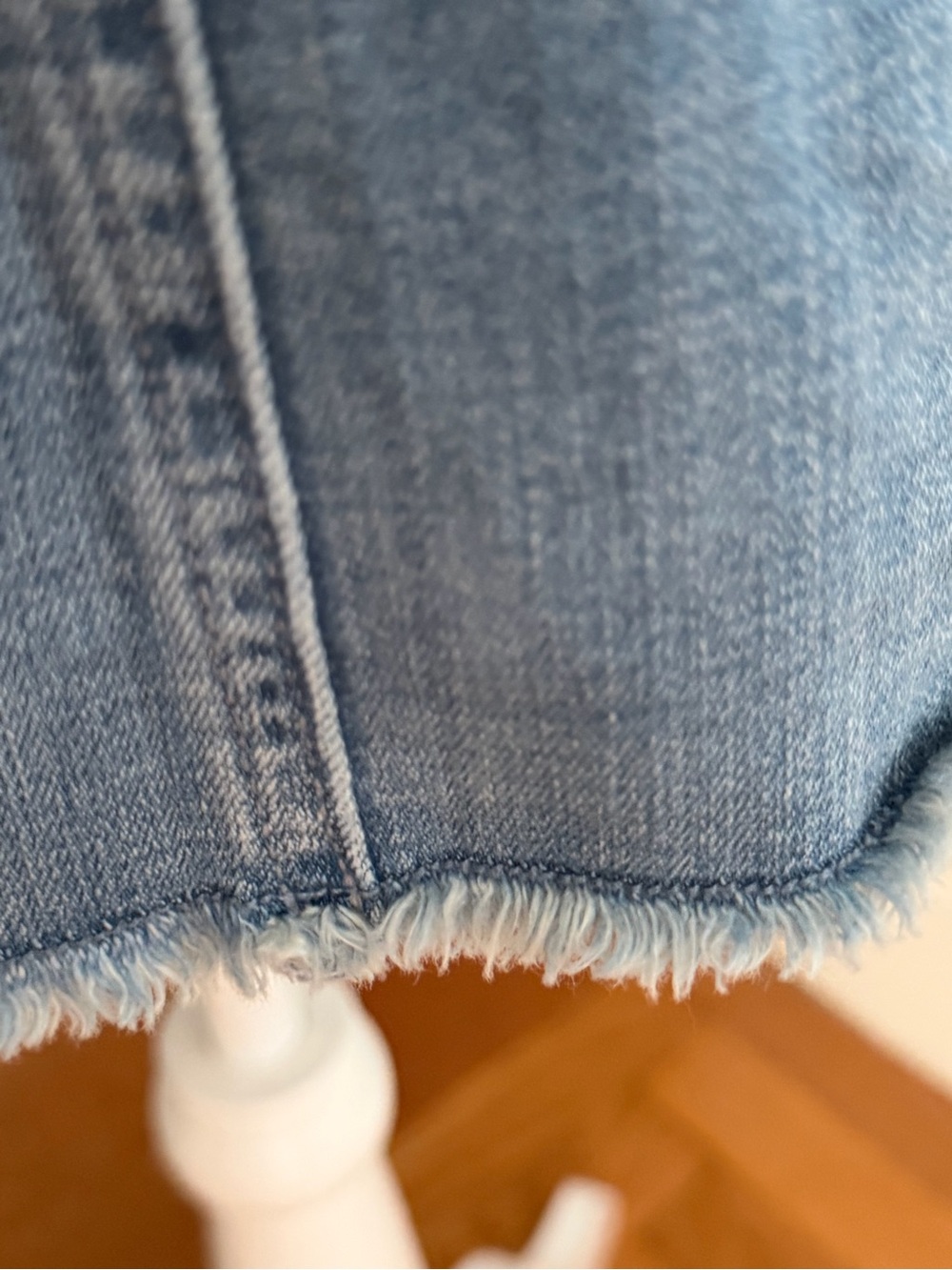 Chico’s Light Wash Denim Jacket Raw Hem Stretch Button Front Size 1 - Picture 5 of 6